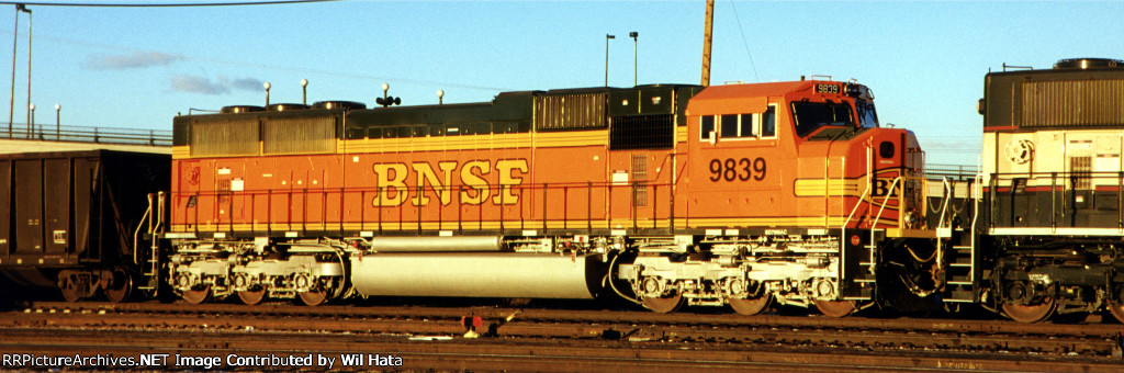 BNSF SD70MAC 9839